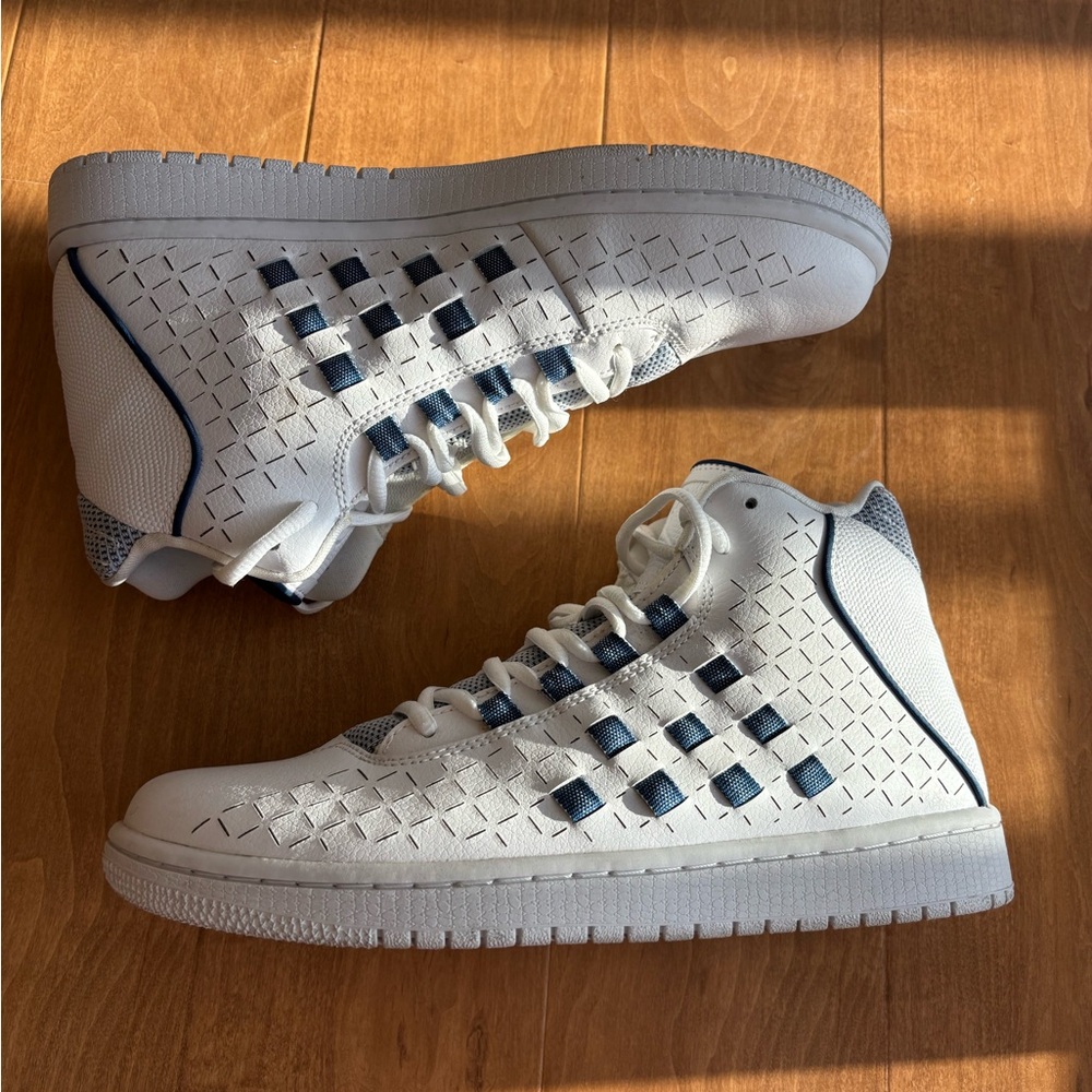 Air Jordan Illusion White/Blue High Top in French Blue Men’s size 9